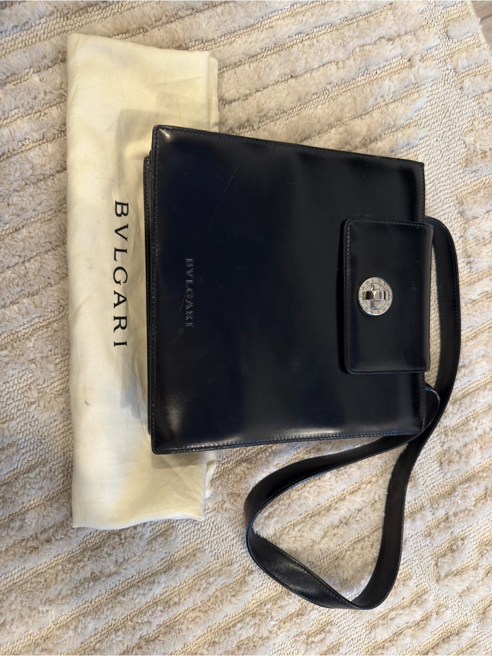 BVLGARI patent leather one strap shoulder bag with dust bag - Picture 12 of 12